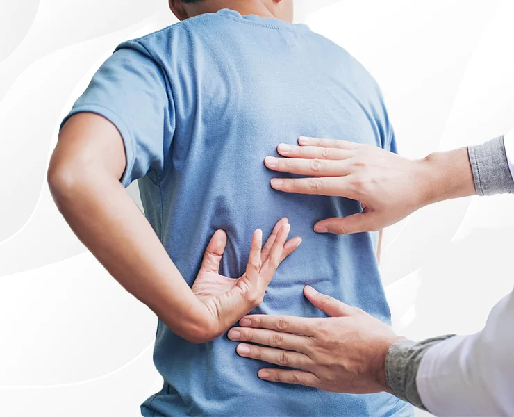 Doctor examine a patient's back | Pain Management | Interventional Spine and Pain Associates